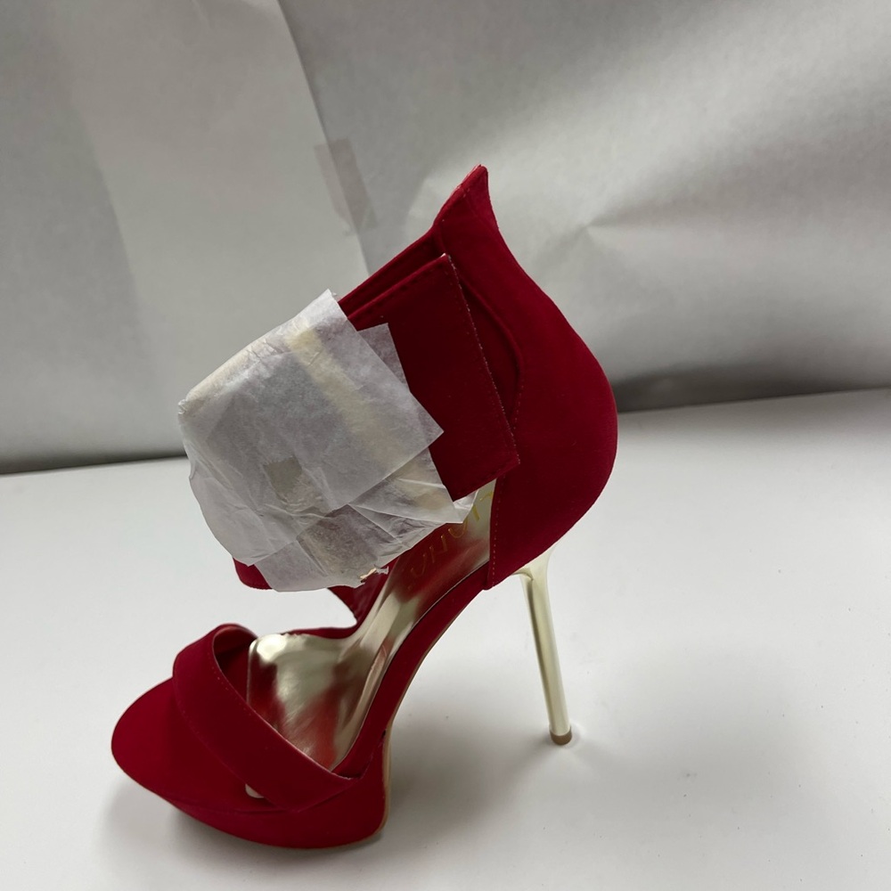 - Platform heels